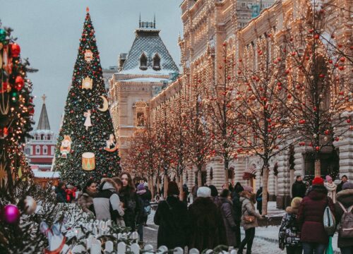 World’s Best Christmas Places for Lights and Joy